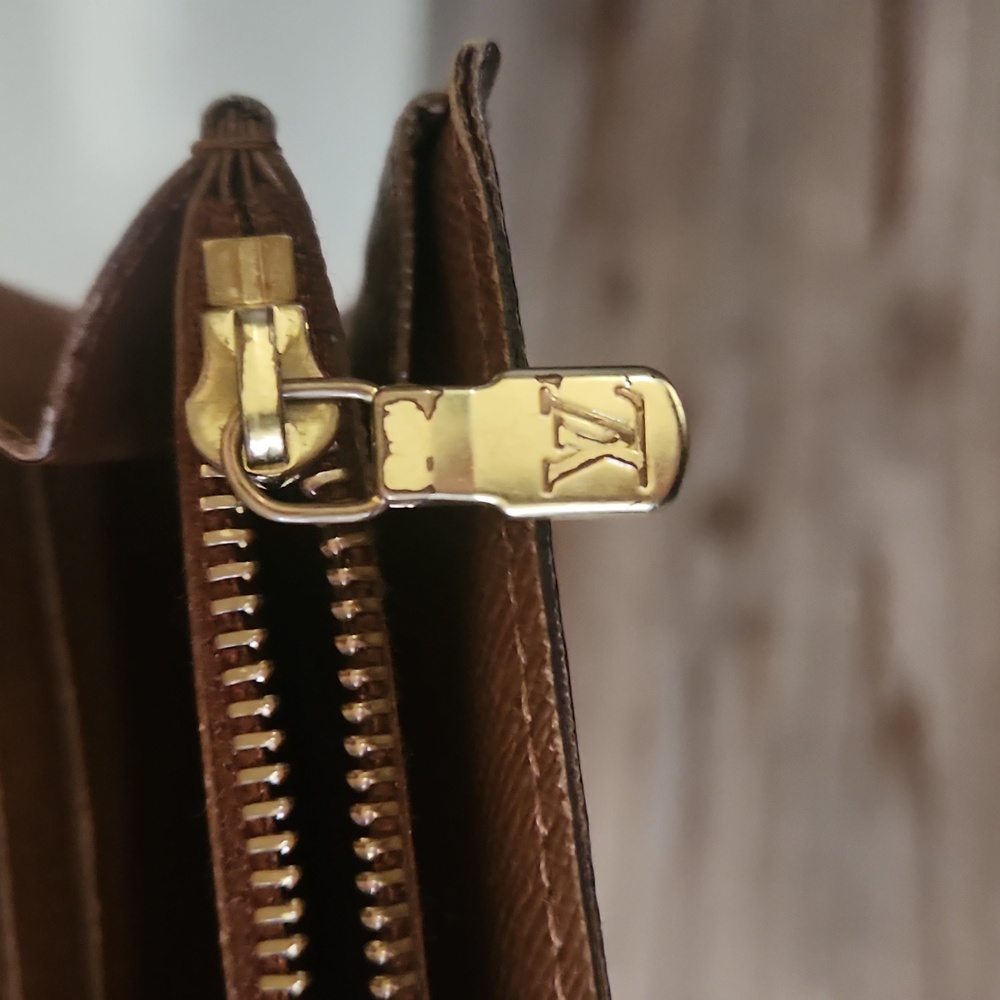 Louis Vuitton Sarah Monogram Wallet - Picture 12 of 12